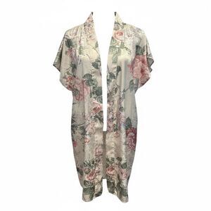 EUC Pinx Women’s Pink Floral Kimono Robe - Size Small